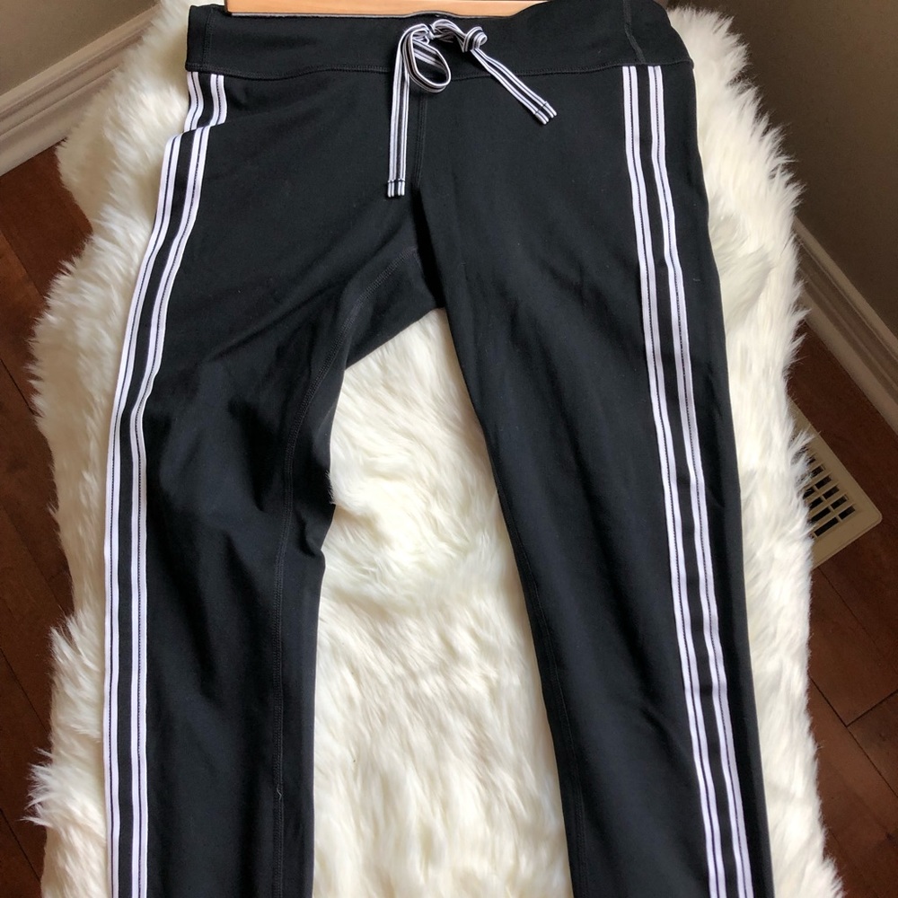 Gapfit 7/8 tights. Colour- Black w/ white stripes.size small